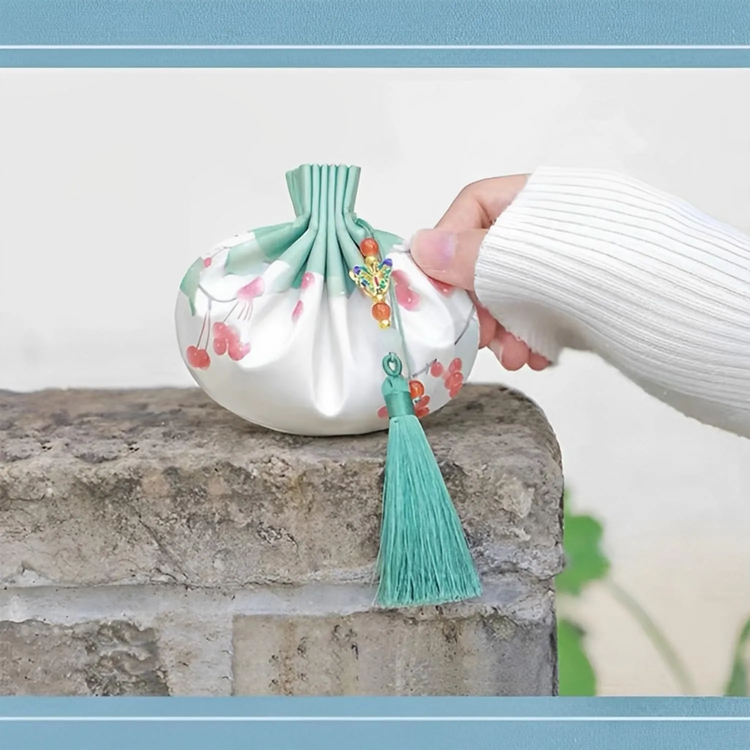 Chinese Hanfu Silk Pouch Mini Coin Change Purse Drawstring Bag Jewelry Gift Box Pouch Empty Spice Organza Sachet Favor Wedding Gift Bag (Green)