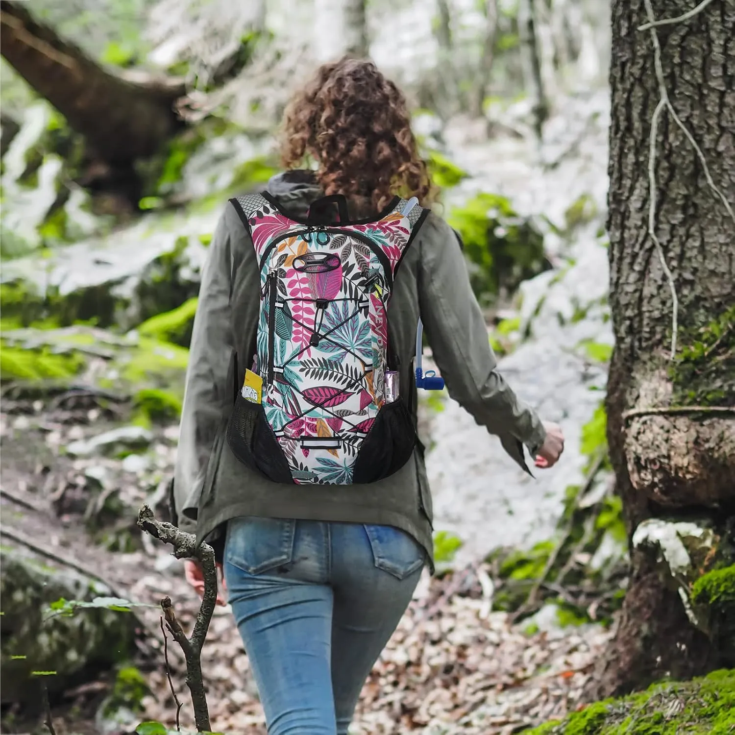 Lightweight Hydration Backpack, Running Backpack with 2L Water Bladder, Hydro Water Daypack for Cycling Hiking Rave for Men Women