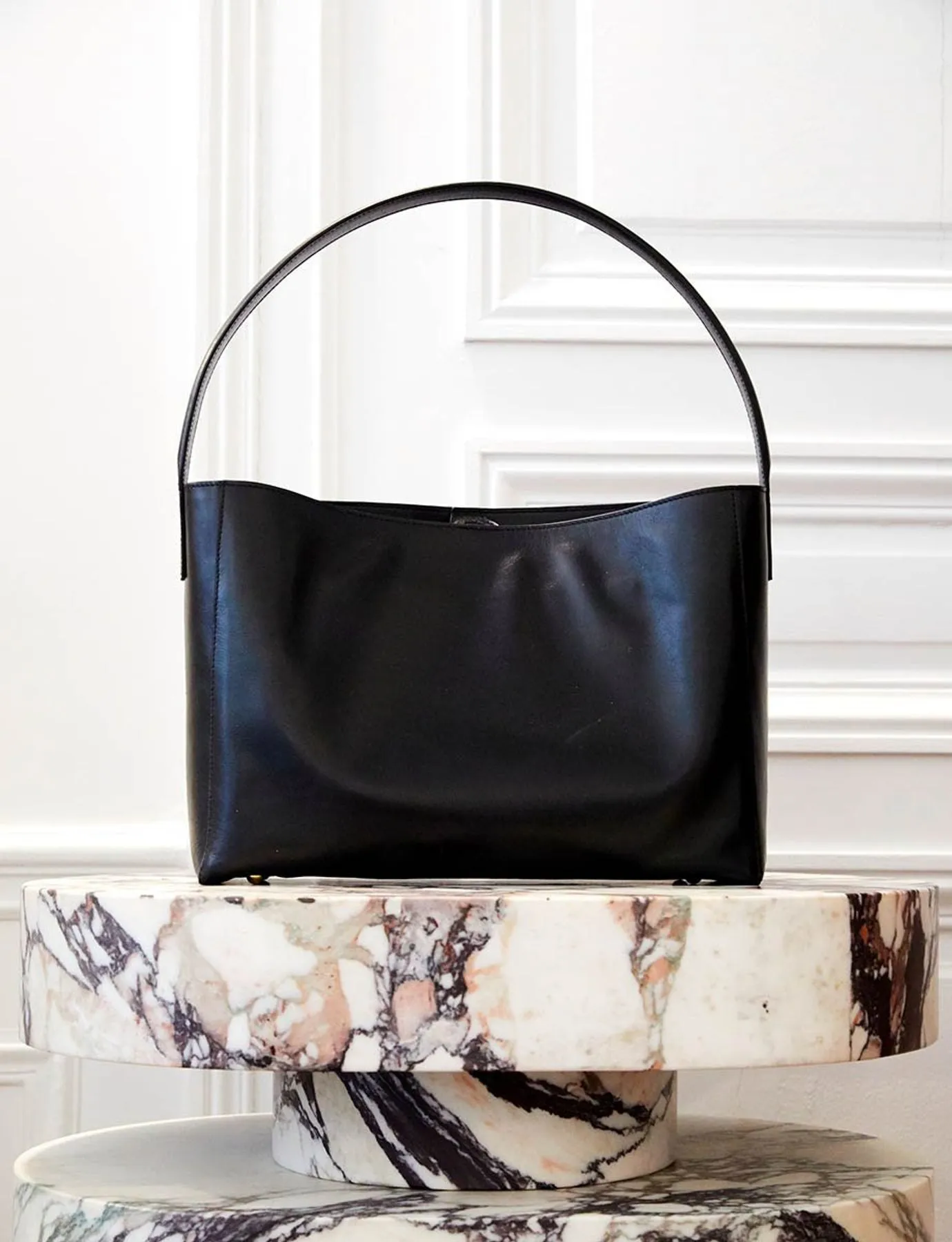 Léonore large leather tote bag, black