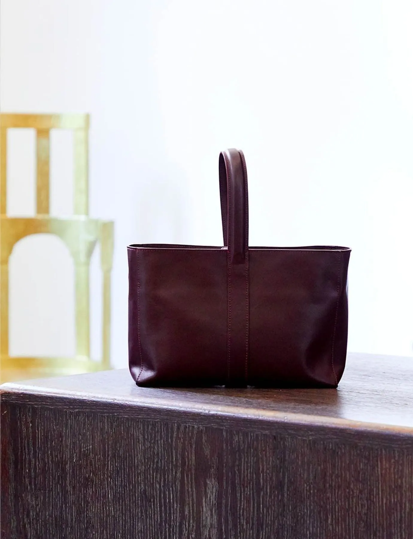 Léonore small leather shopping bag burgundy