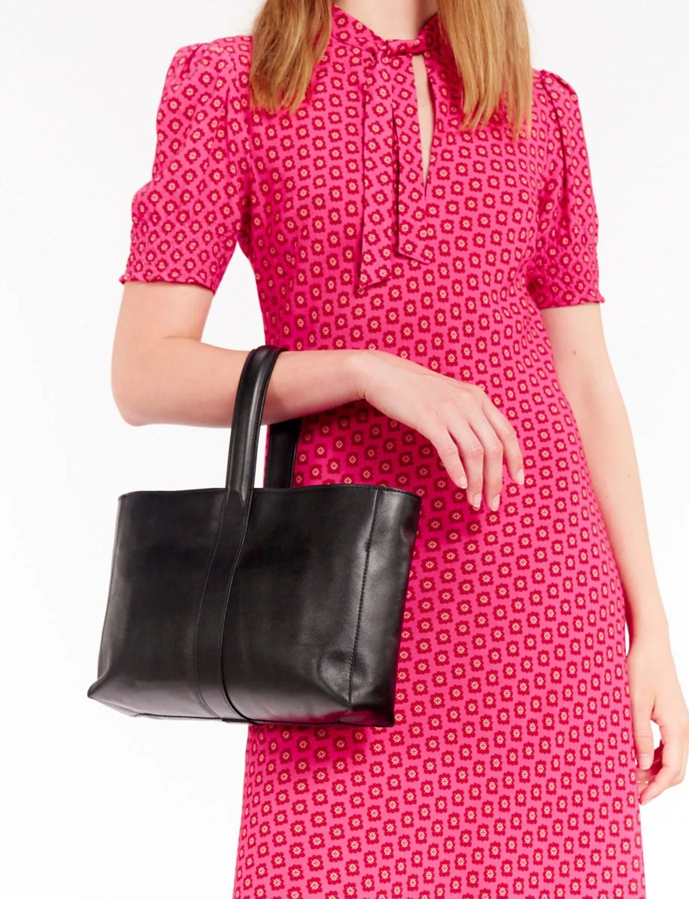 Léonore small leather tote bag, black