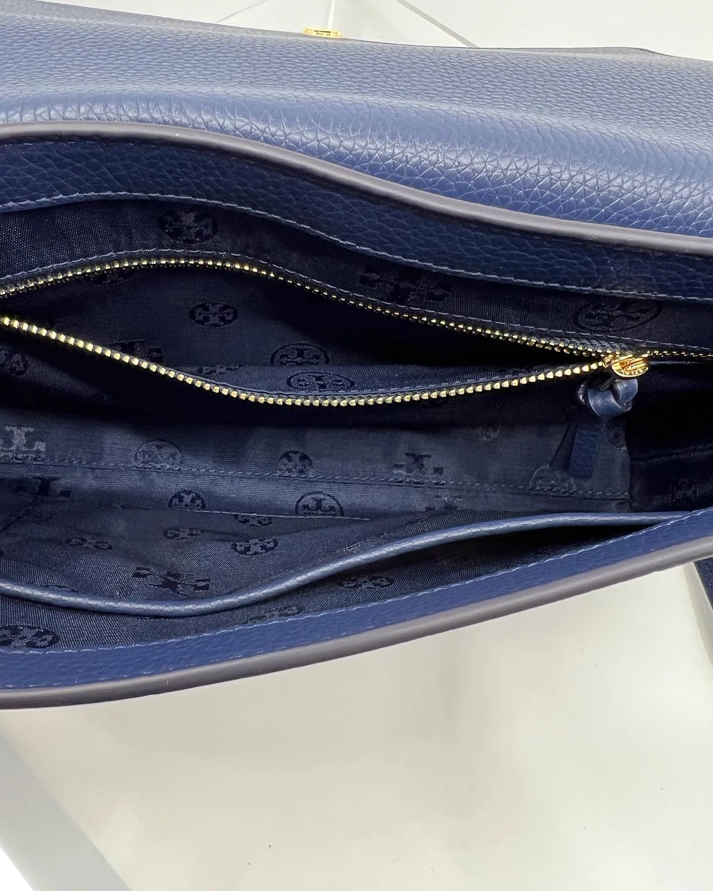 TORY BURCH THEA LEATHER CROSSBODY BAG